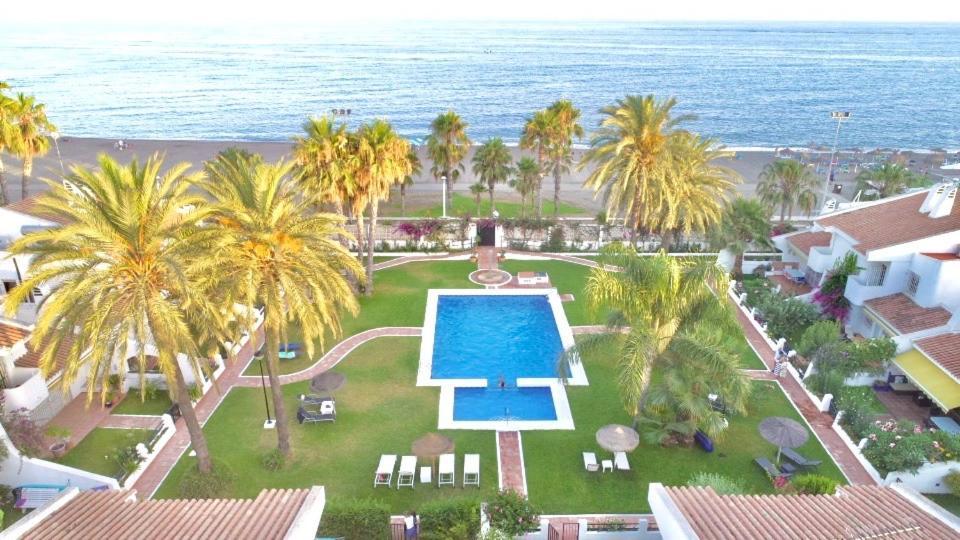 Beachfront Oasis In Costa Del Sol. Caleta De Velez Luaran gambar