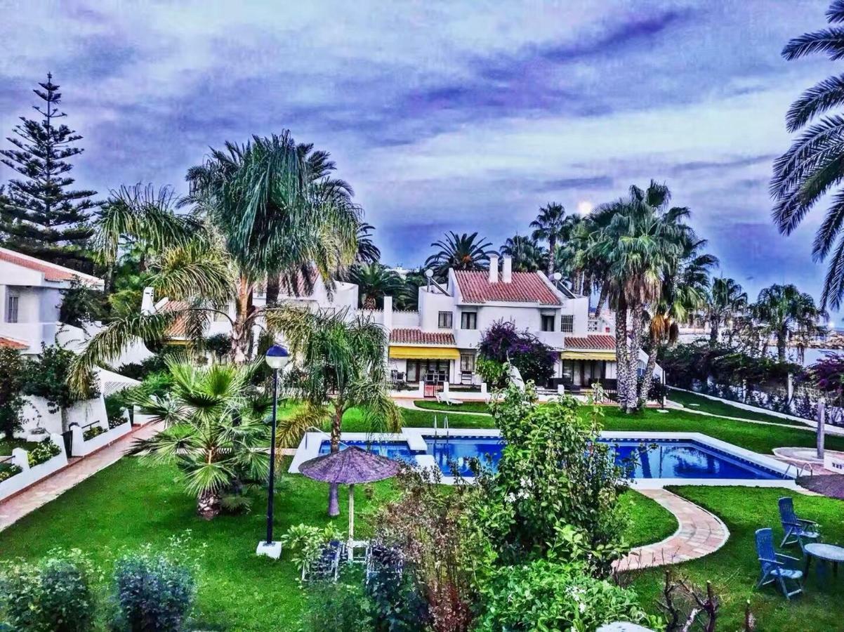 Beachfront Oasis In Costa Del Sol. Caleta De Velez Luaran gambar