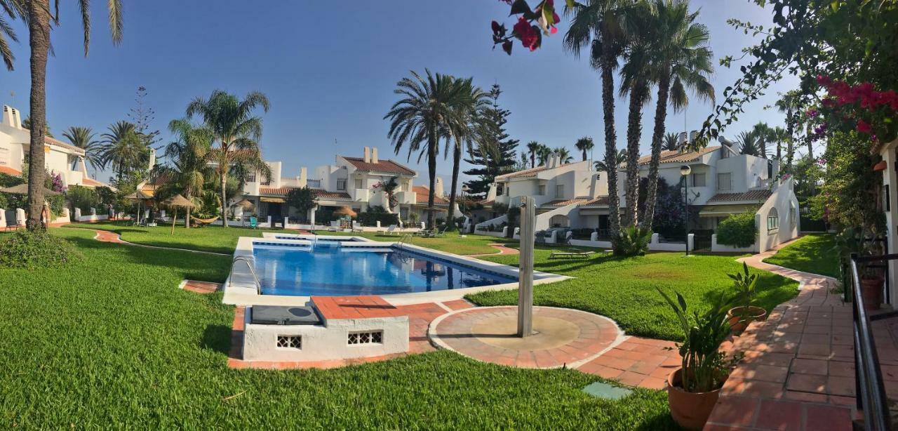 Beachfront Oasis In Costa Del Sol. Caleta De Velez Luaran gambar