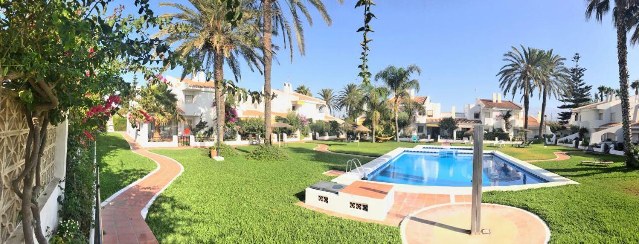 Beachfront Oasis In Costa Del Sol. Caleta De Velez Luaran gambar